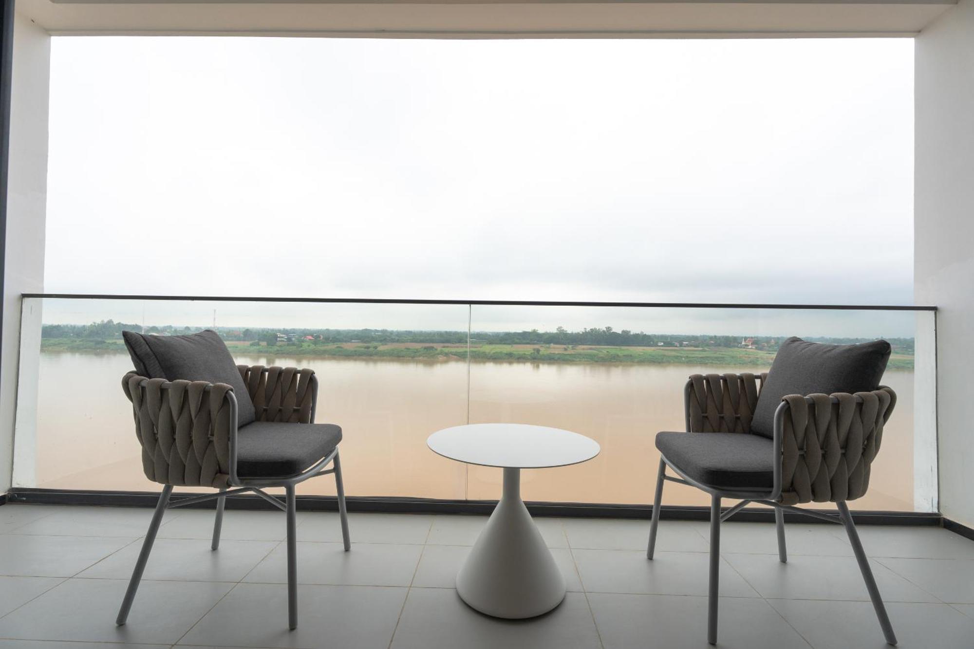 One Riviera Hotel And Residences Ban Souanmone Ngoại thất bức ảnh