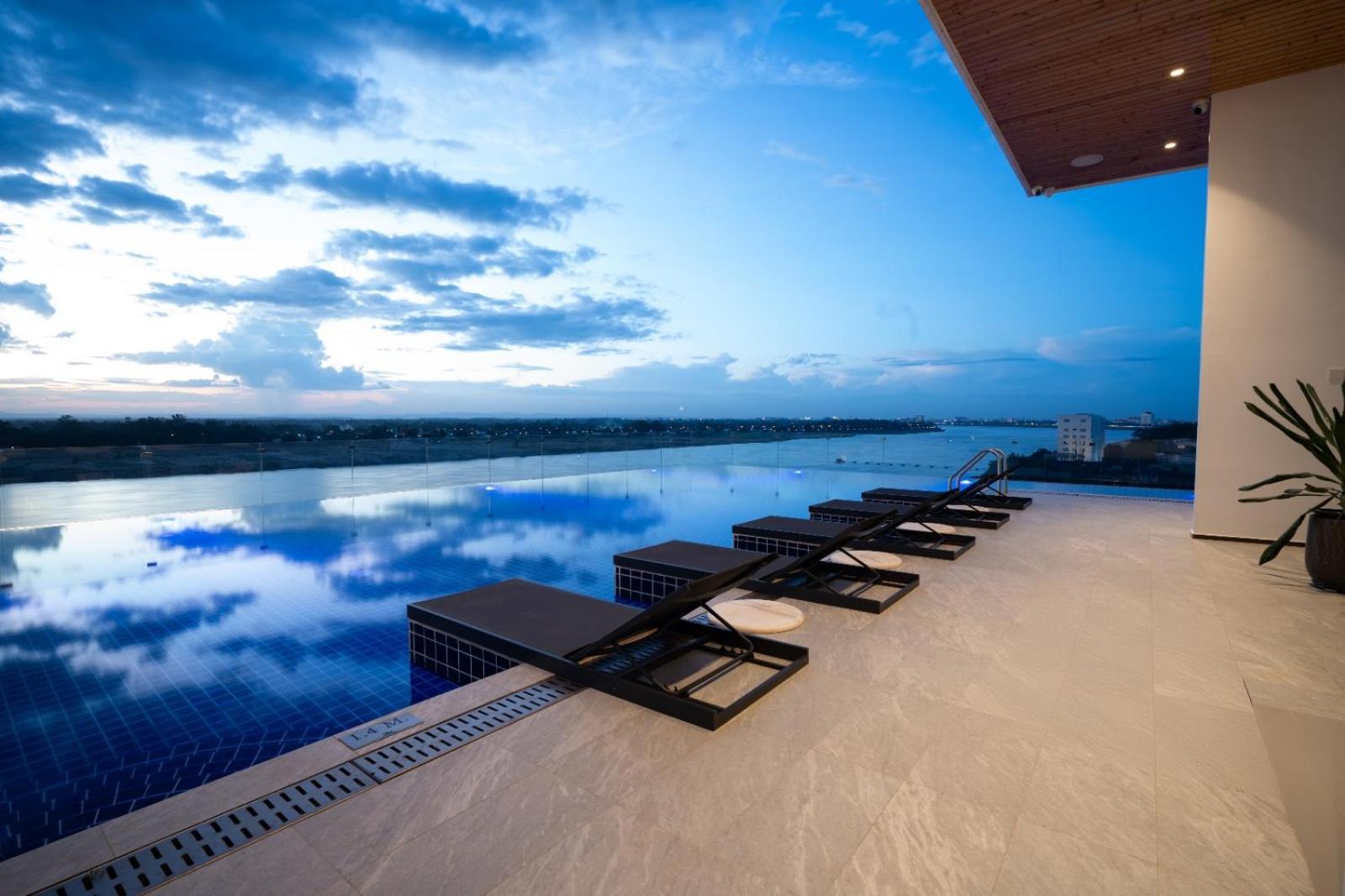 One Riviera Hotel And Residences Ban Souanmone Ngoại thất bức ảnh